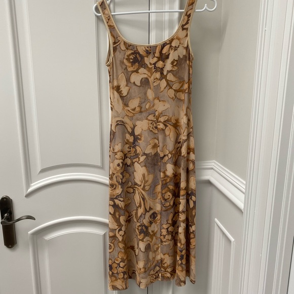 Dress by “Exit in White” - Picture 2 of 2